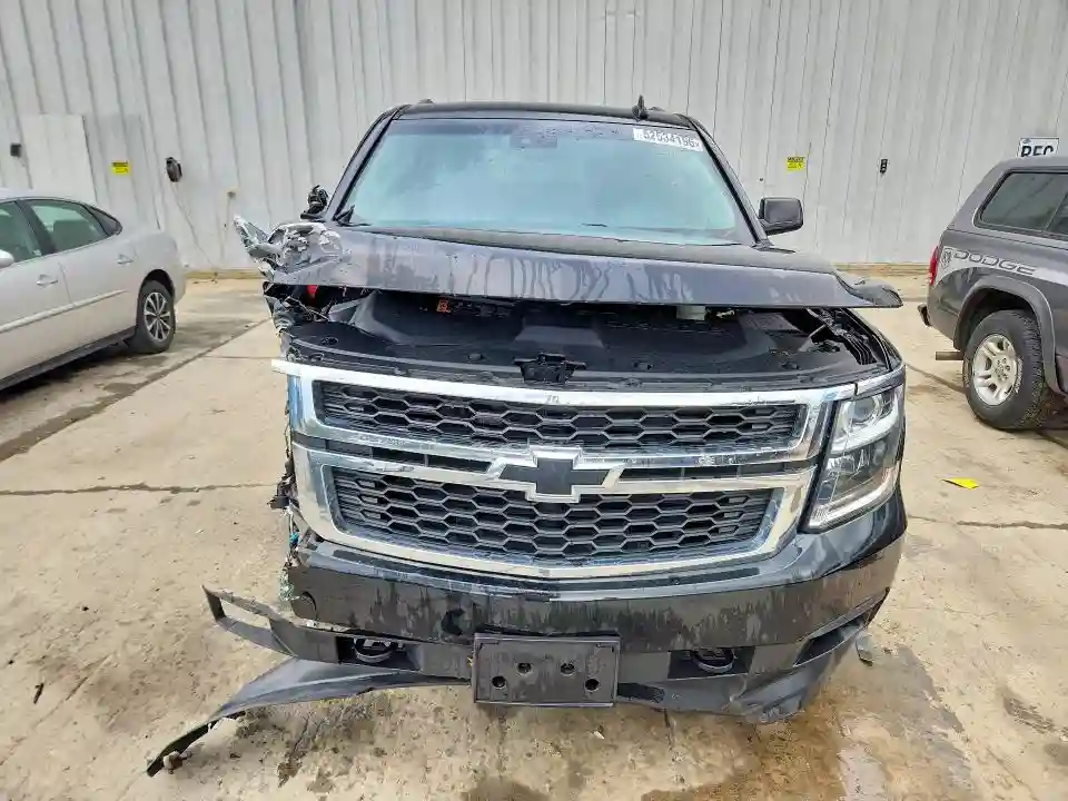 1GNSKAKC3KR340166 2019 CHEVROLET TAHOE-4