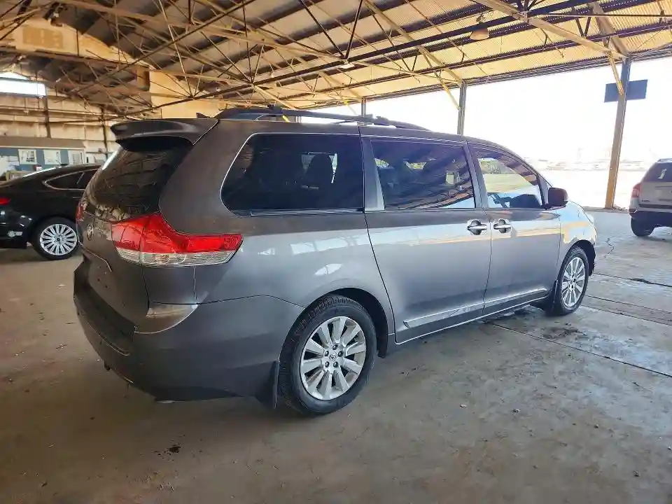 5TDDK3DC9CS044484 2012 TOYOTA SIENNA-2