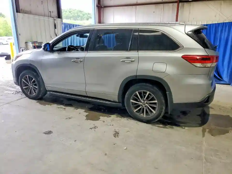 5TDJZRFH0JS872379 2018 TOYOTA HIGHLANDER-1