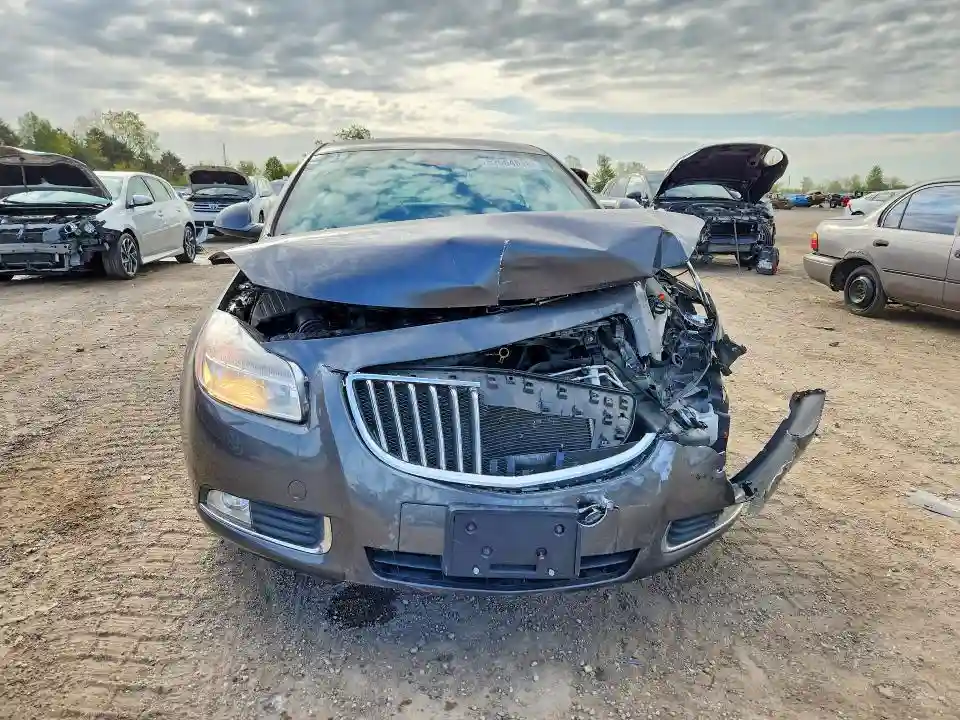 W04GS5EC2B1011081 2011 BUICK REGAL-4
