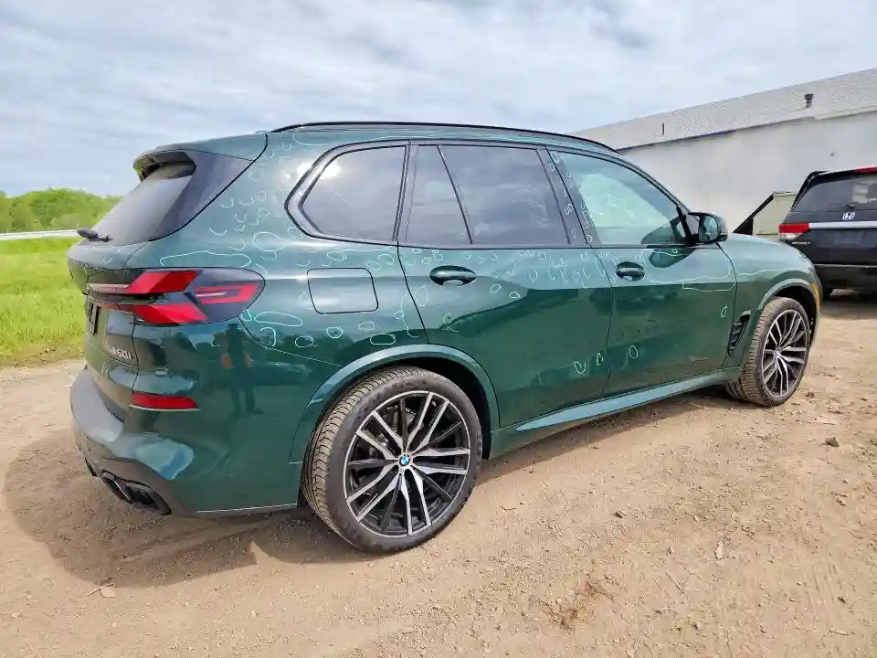 5UX33EU02R9S58782 2024 BMW X5-2