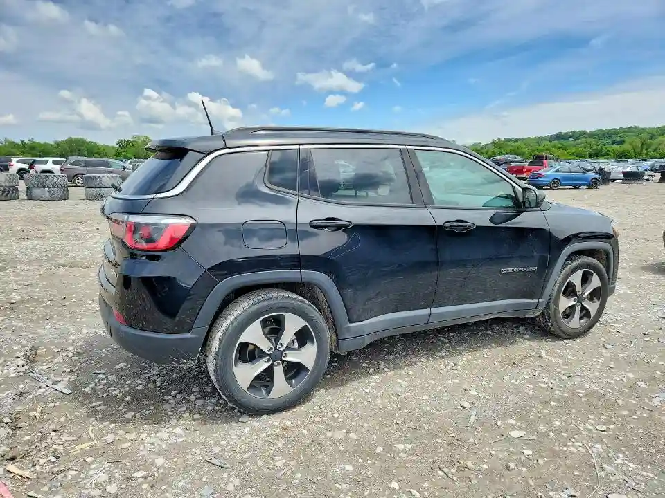 3C4NJCBB3HT642875 2017 JEEP COMPASS-2