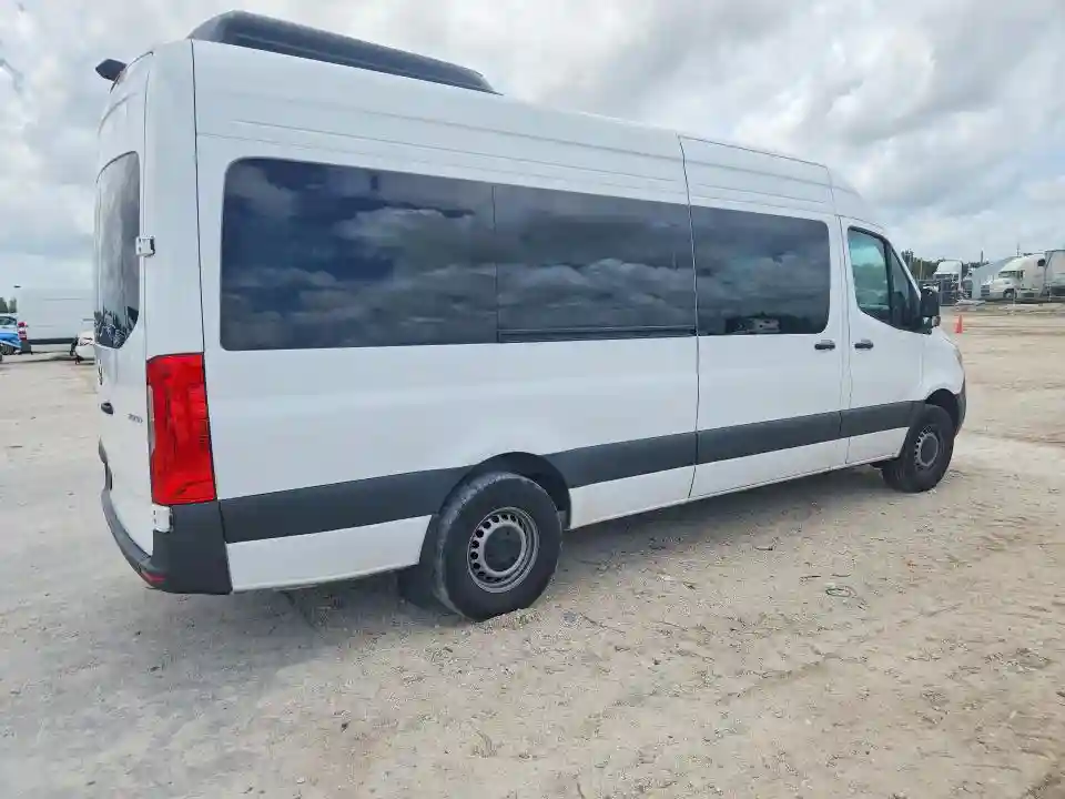 W1Z4KGHY1ST205821 2025 MERCEDES-BENZ SPRINTER-2