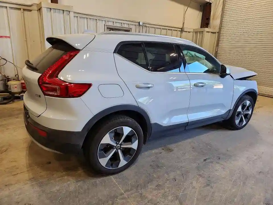 YV4L12UE5S2563481 2025 VOLVO XC40-2