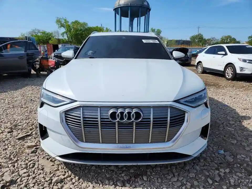 WA1LAAGE6KB023723 2019 AUDI E-TRON-4