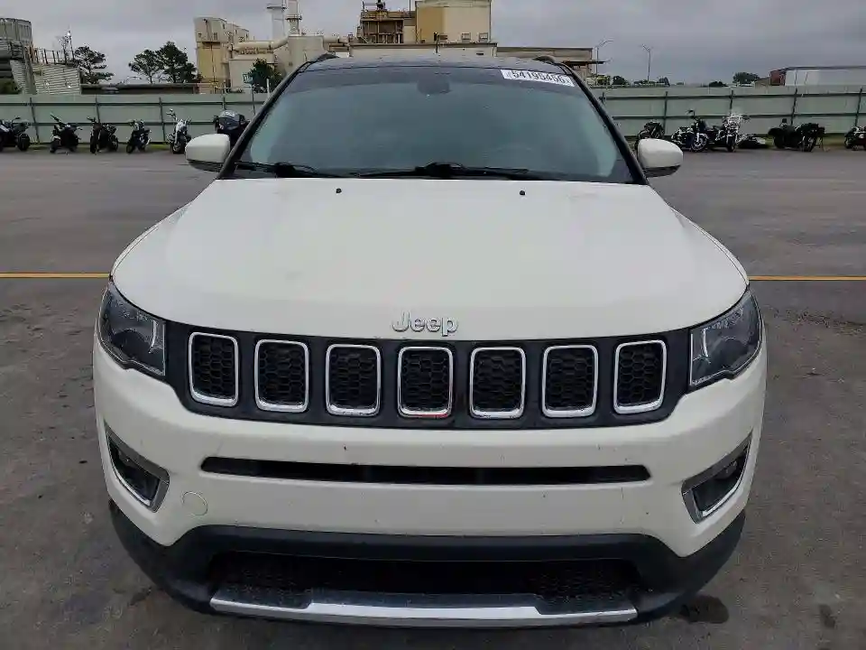 3C4NJDCB4JT209981 2018 JEEP COMPASS-4