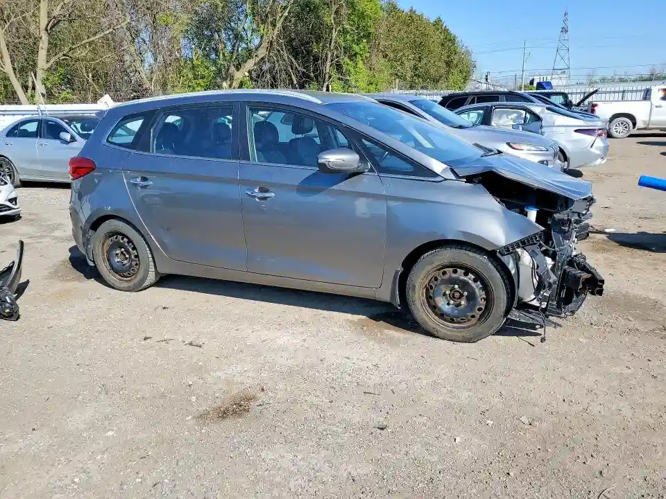 KNAHU8A33E7046187 2014 KIA RONDO-3
