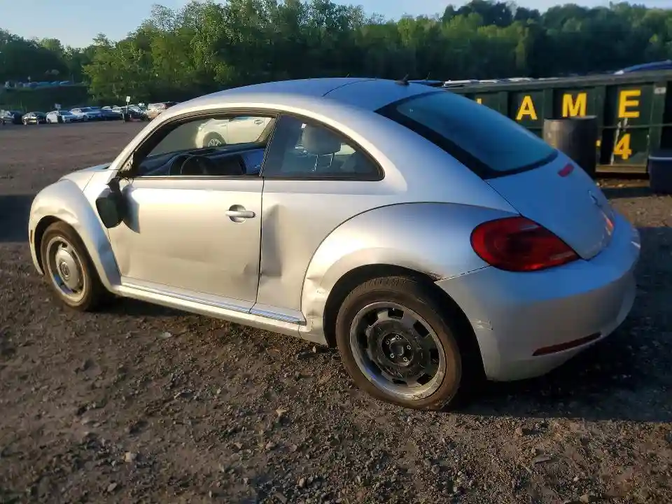 3VWHP7AT0CM627604 2012 VOLKSWAGEN BEETLE-1