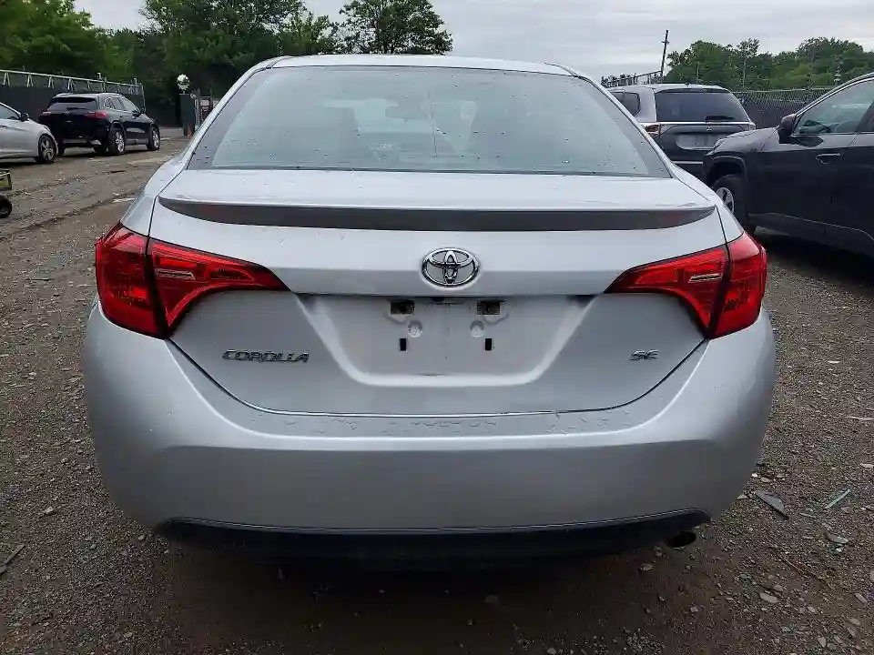 5YFBURHE6JP779333 2018 TOYOTA COROLLA-5