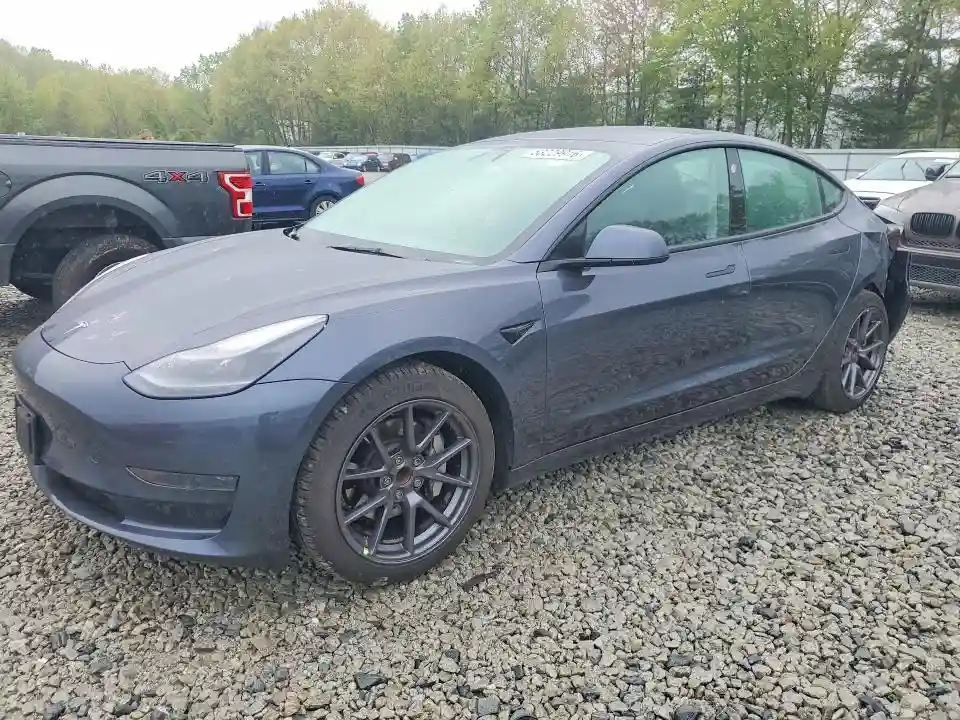5YJ3E1EA9NF323610 2022 TESLA MODEL 3-0