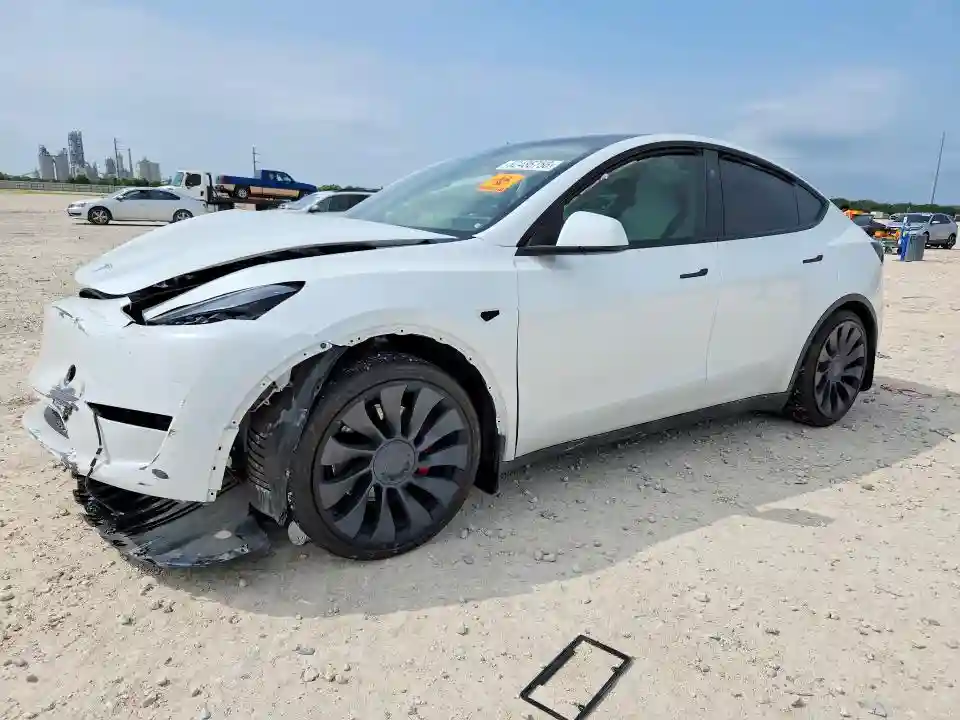 7SAYGDEF7SA339894 2025 TESLA MODEL Y-0