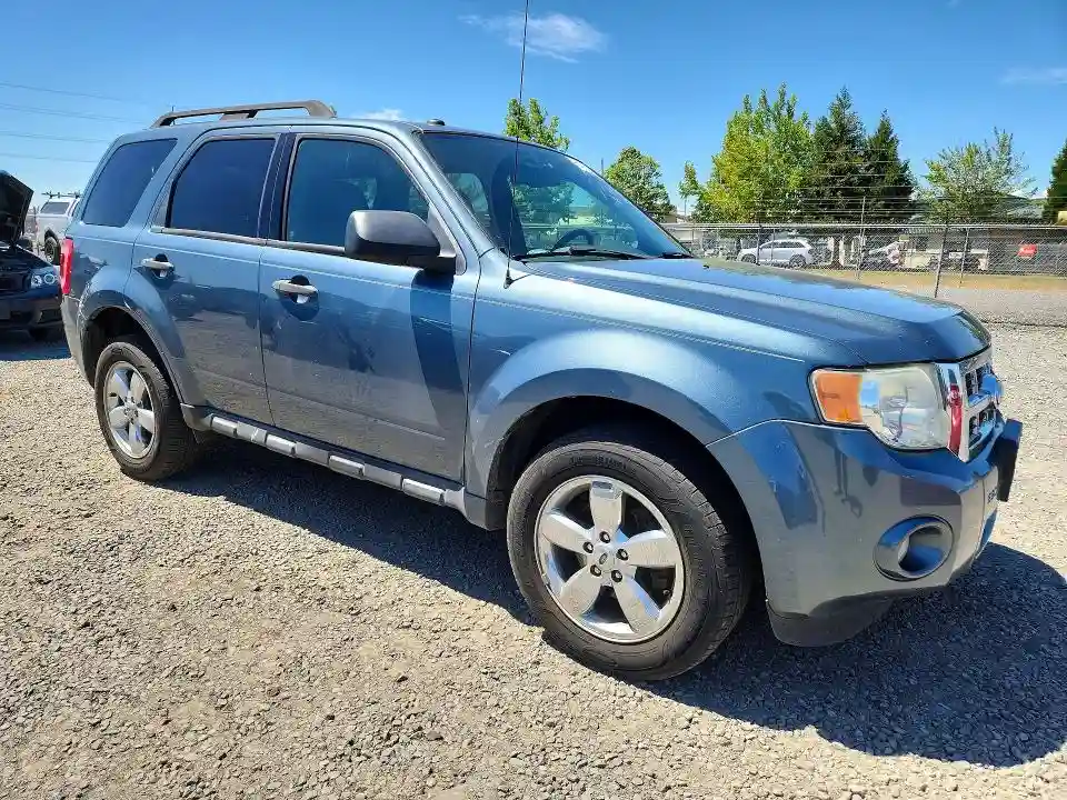 1FMCU9D70AKB95600 2010 FORD ESCAPE-3