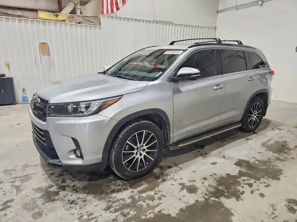 2017 TOYOTA HIGHLANDER