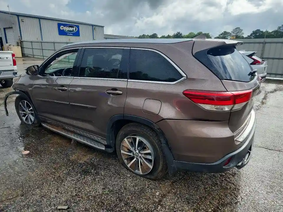 5TDKZRFH7JS289019 2018 TOYOTA HIGHLANDER-1