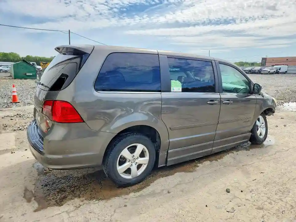 2V4RW3D17AR306202 2010 VOLKSWAGEN ROUTAN-2