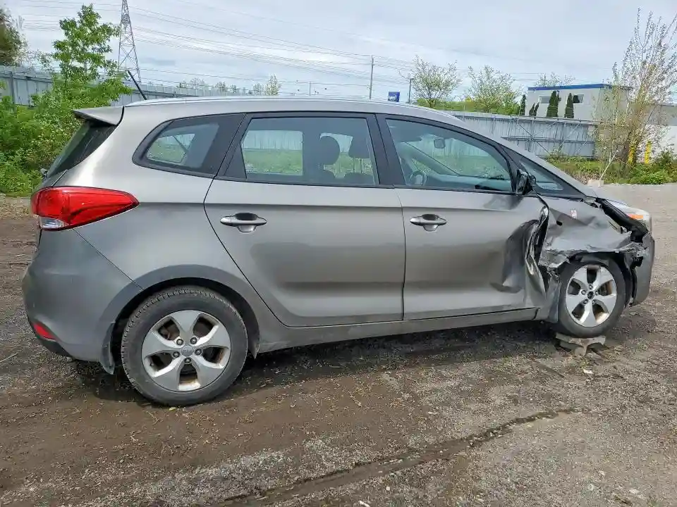KNAHT8A33E7021051 2014 KIA RONDO-2