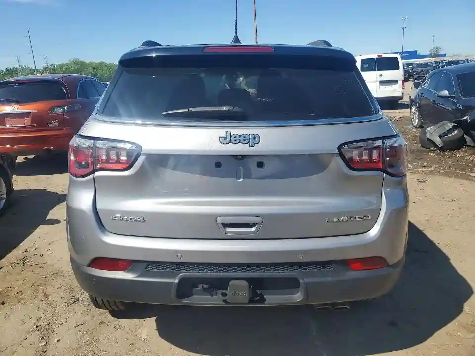 3C4NJDCB7JT128604 2018 JEEP COMPASS-5