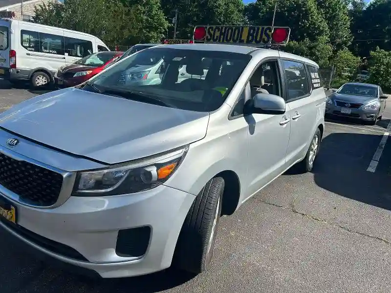 KNDMA5C18H6259666 2017 KIA SEDONA-1