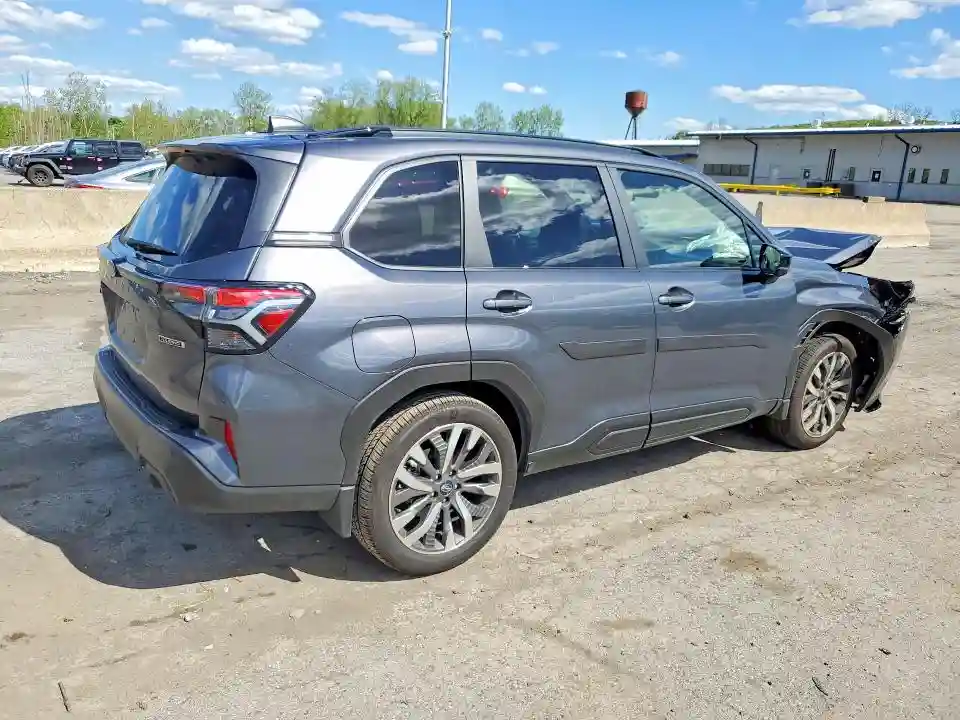 JF2SLDTC9SH579752 2025 SUBARU FORESTER-2