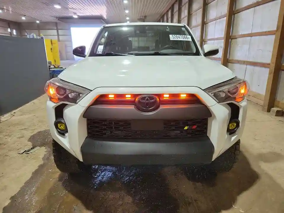 JTEMU5JR3M5962359 2021 TOYOTA 4RUNNER-4