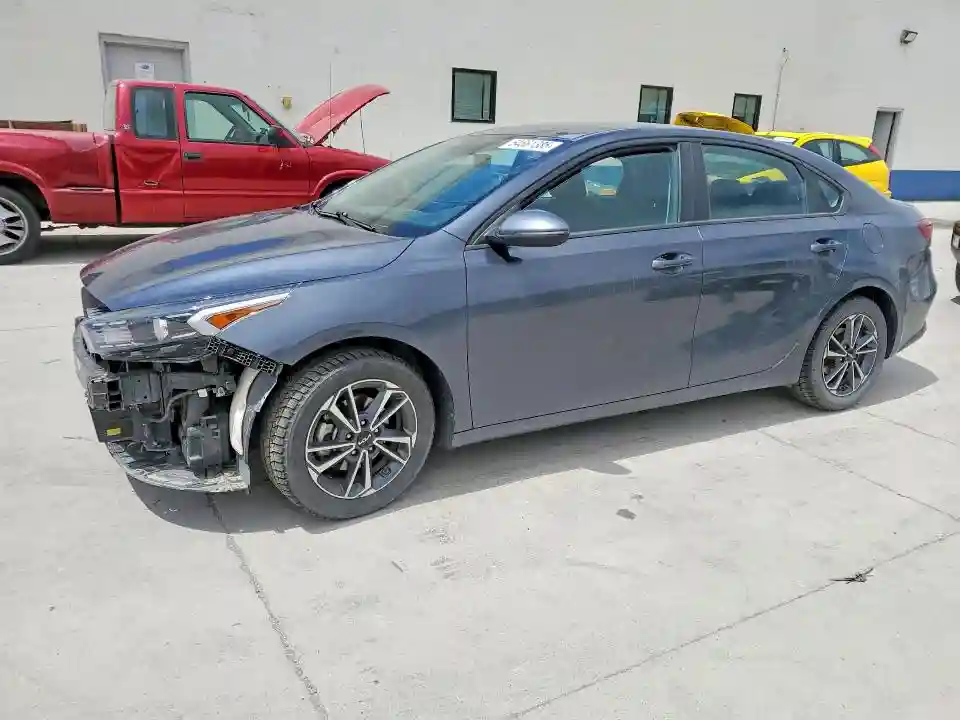 3KPF24AD3PE602843 2023 KIA FORTE LXS-0