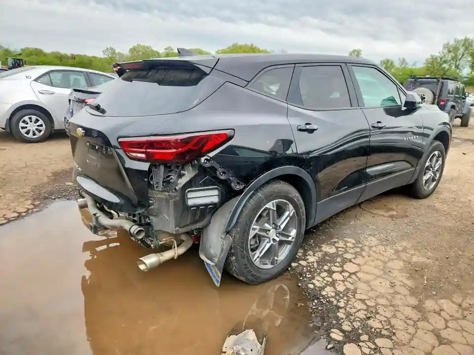 3GNKBHR49PS222098 2023 CHEVROLET BLAZER-2
