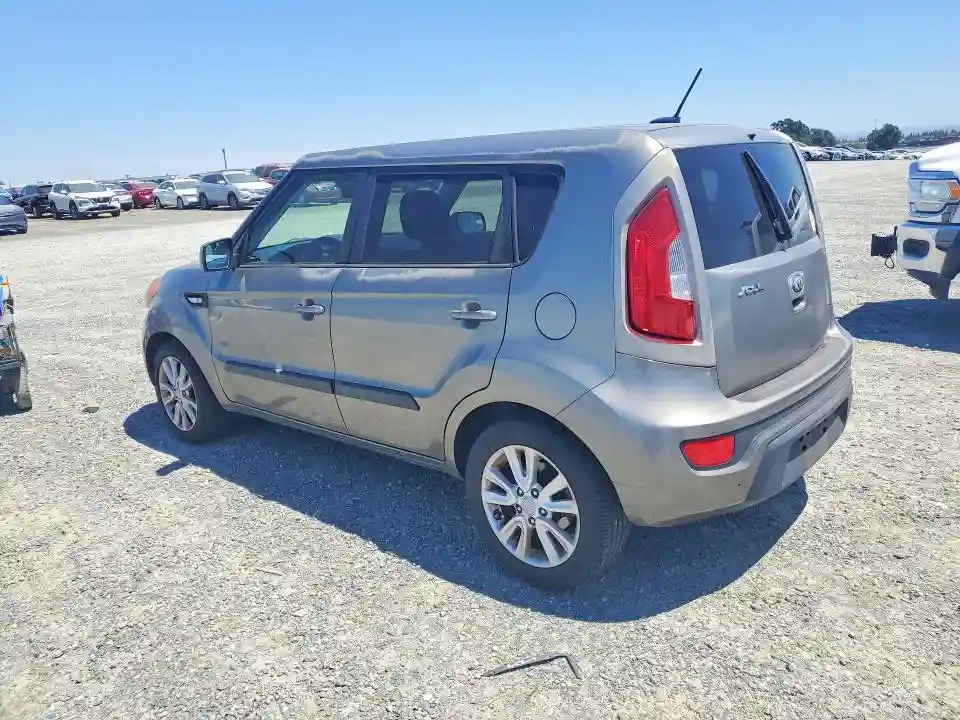 KNDJT2A57D7492475 2013 KIA SOUL-1