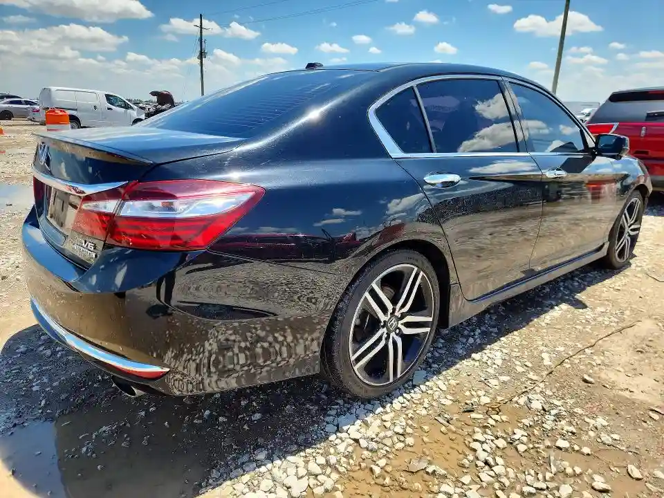 1HGCR3F9XGA027903 2016 HONDA ACCORD-2