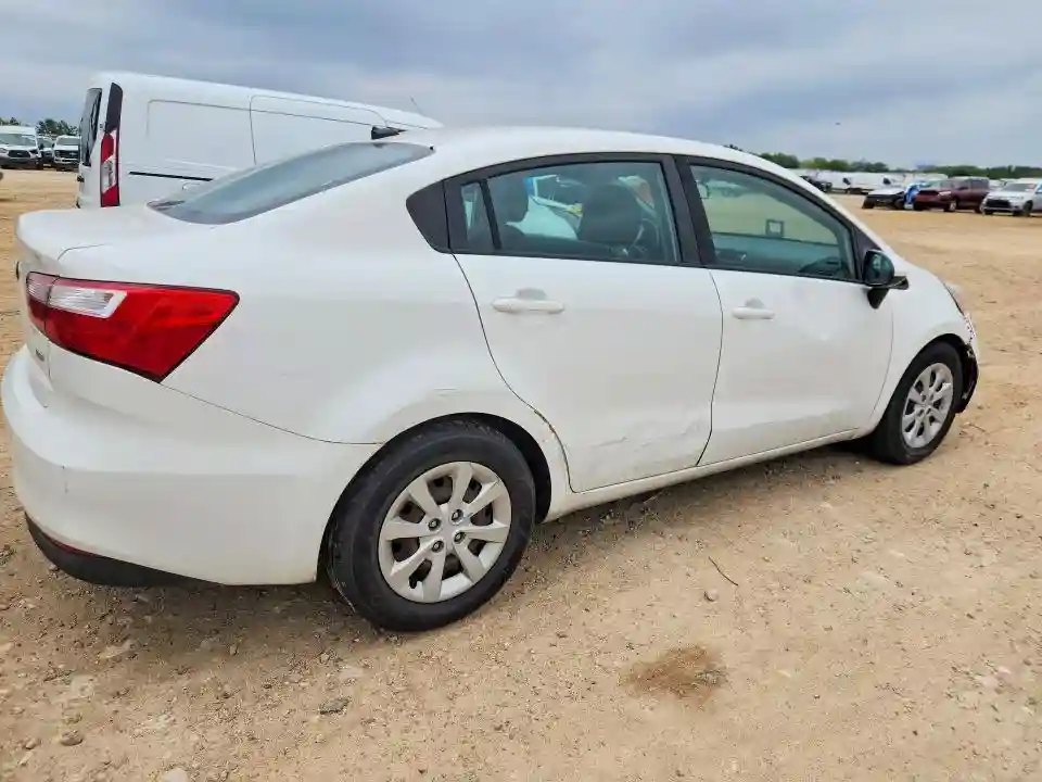 KNADM4A36H6048324 2017 KIA RIO-2