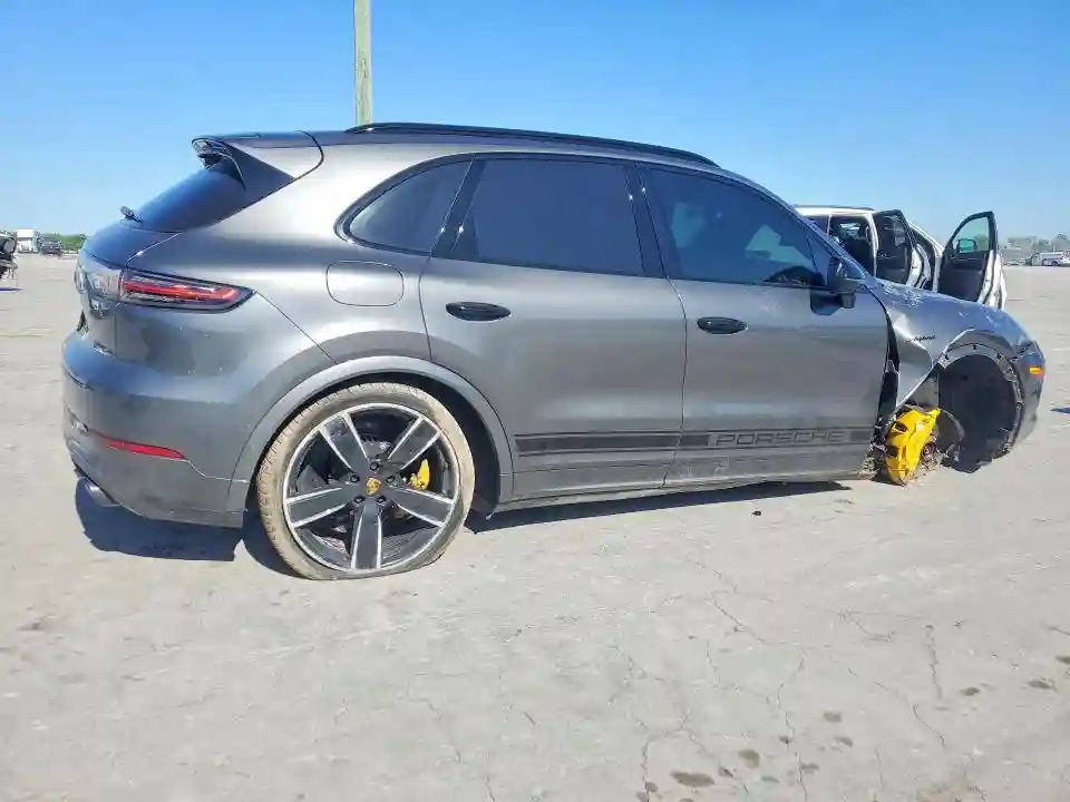 WP1AH2AY6LDA44156 2020 PORSCHE CAYENNE-2