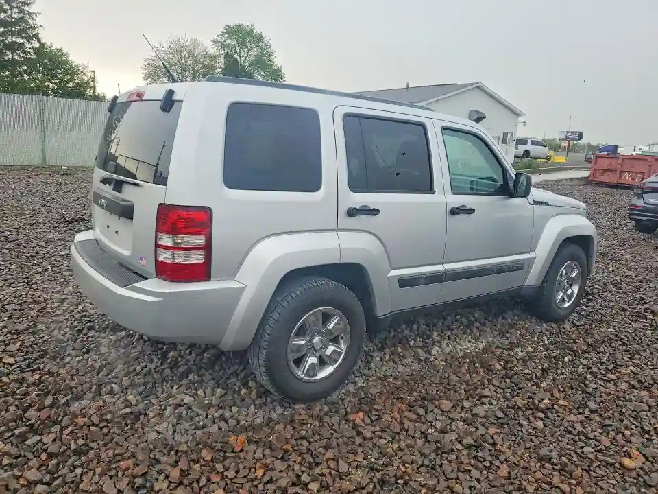 1J4PN2GKXBW501734 2011 JEEP LIBERTY-2