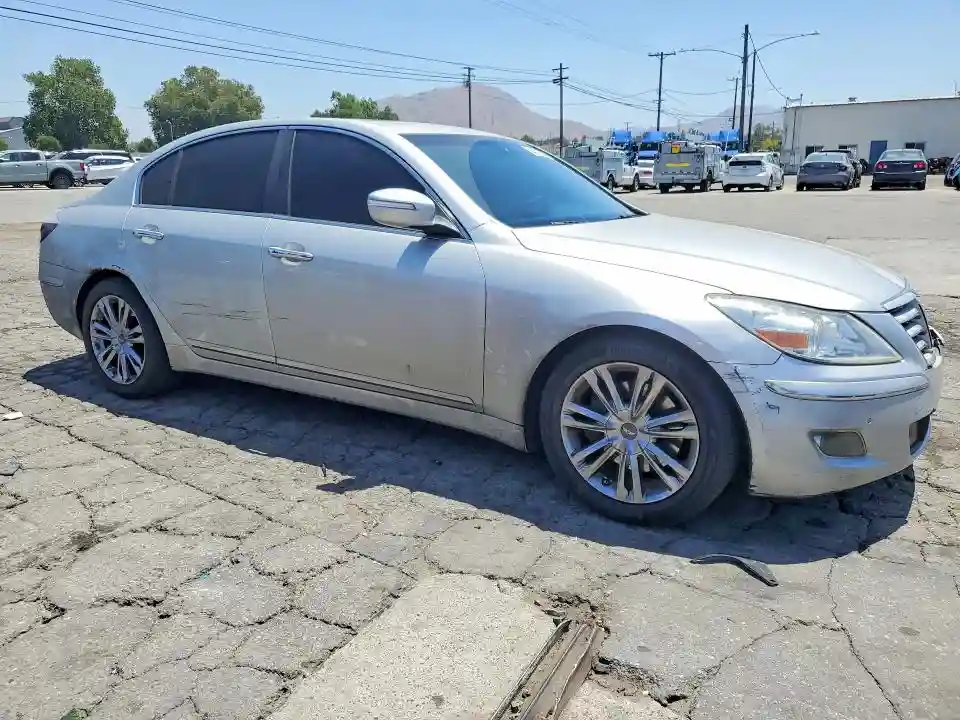 KMHGC4DF8BU129395 2011 HYUNDAI GENESIS-3