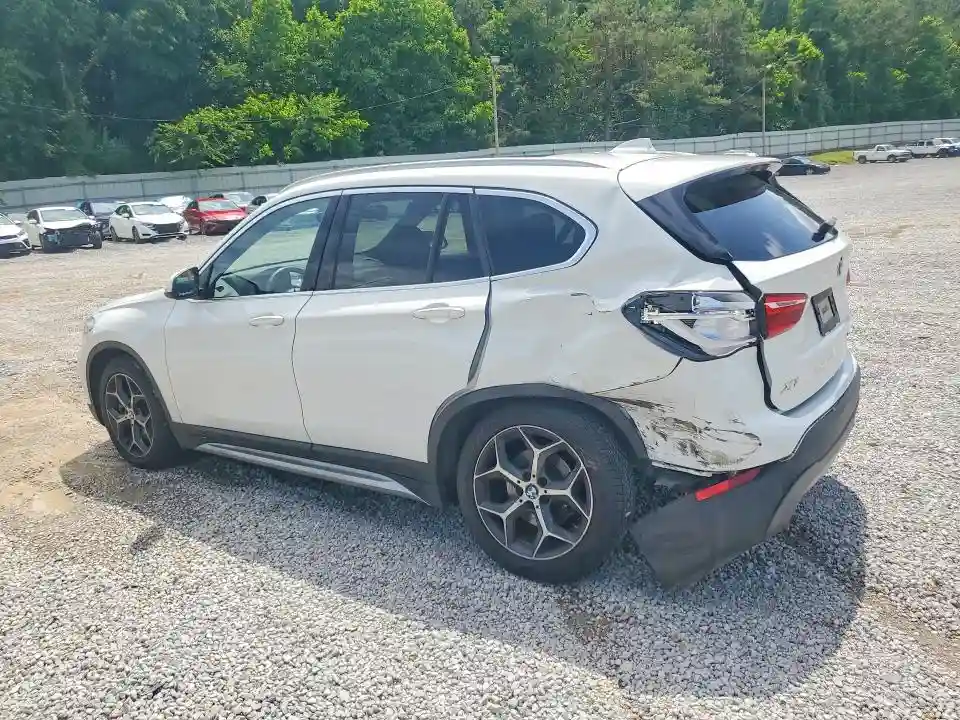 WBXHU7C31J5L07738 2018 BMW X1-1