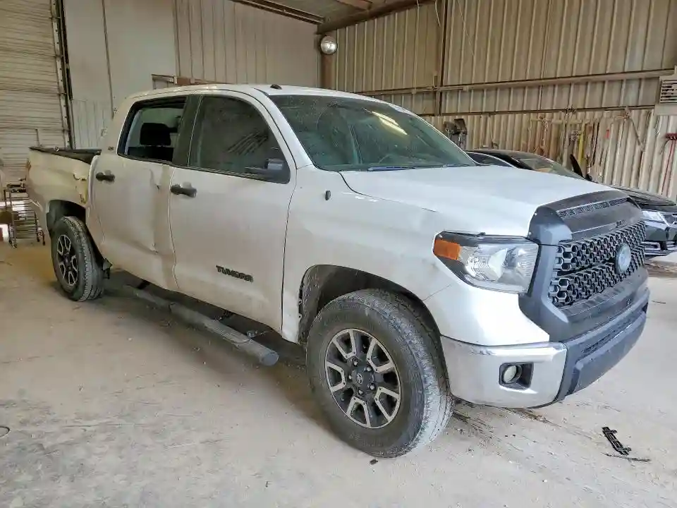 5TFDM5F1XJX075848 2018 TOYOTA TUNDRA-3