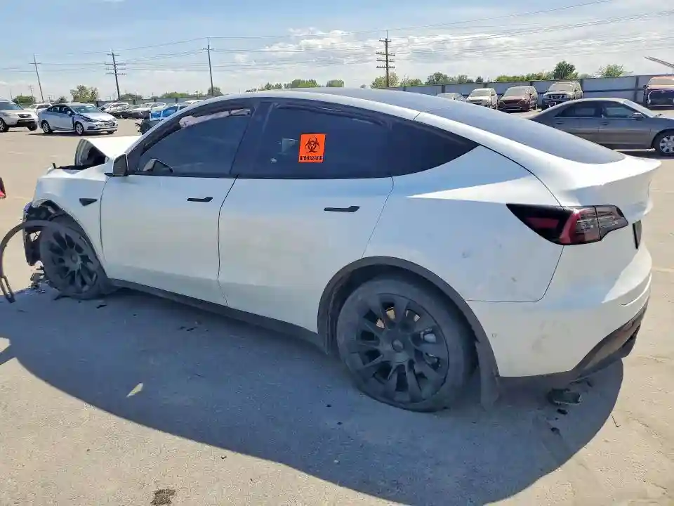 7SAYGDEE9NF504553 2022 TESLA MODEL Y-1