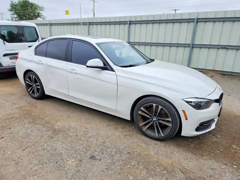 WBA8B9G56JNU98628 2018 BMW 3 SERIES-3