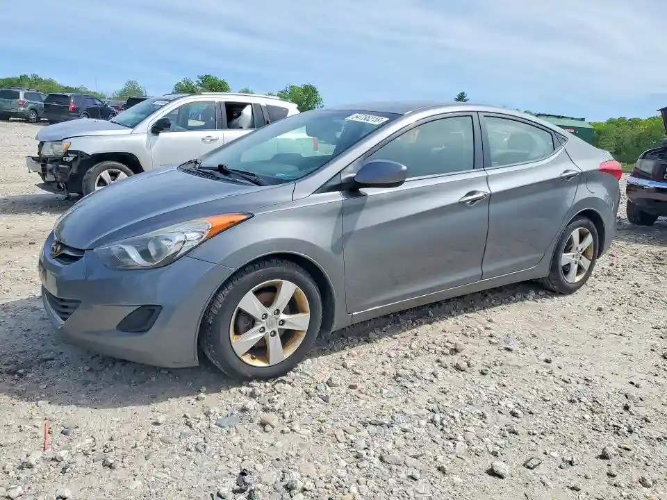 5NPDH4AE0DH435332 2013 HYUNDAI ELANTRA-0