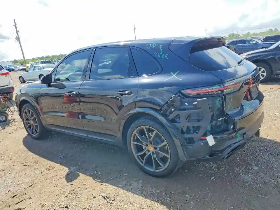 WP1AA2AY8LDA08232 2020 PORSCHE CAYENNE-1