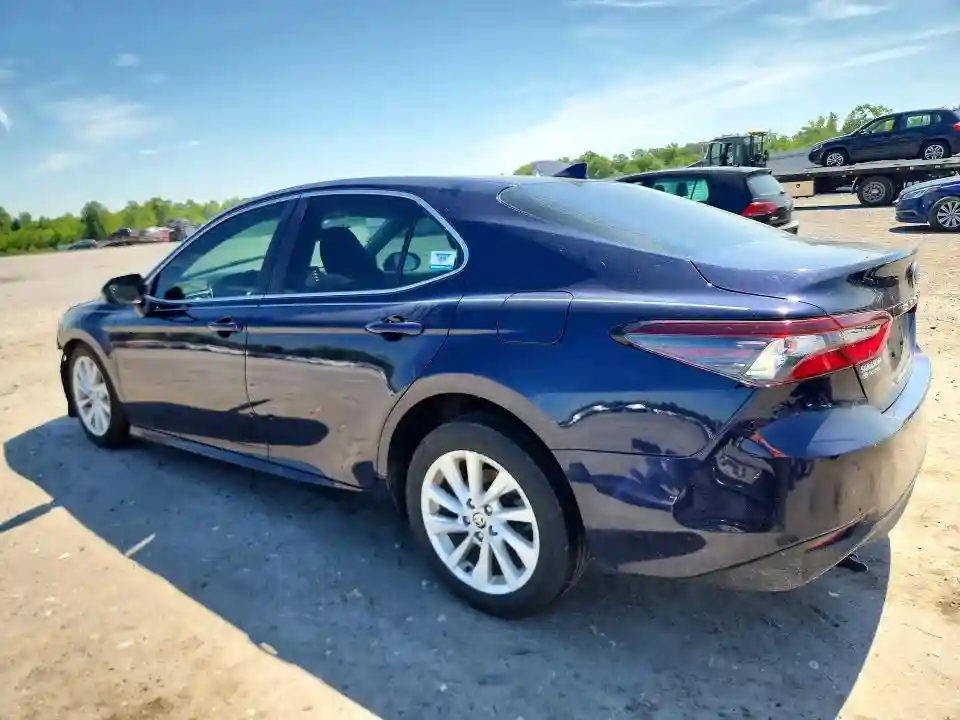 4T1C11AK1NU657644 2022 TOYOTA CAMRY-1