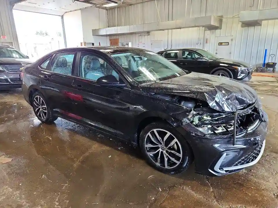 3VW7X7BU1SM084765 2025 VOLKSWAGEN JETTA-3