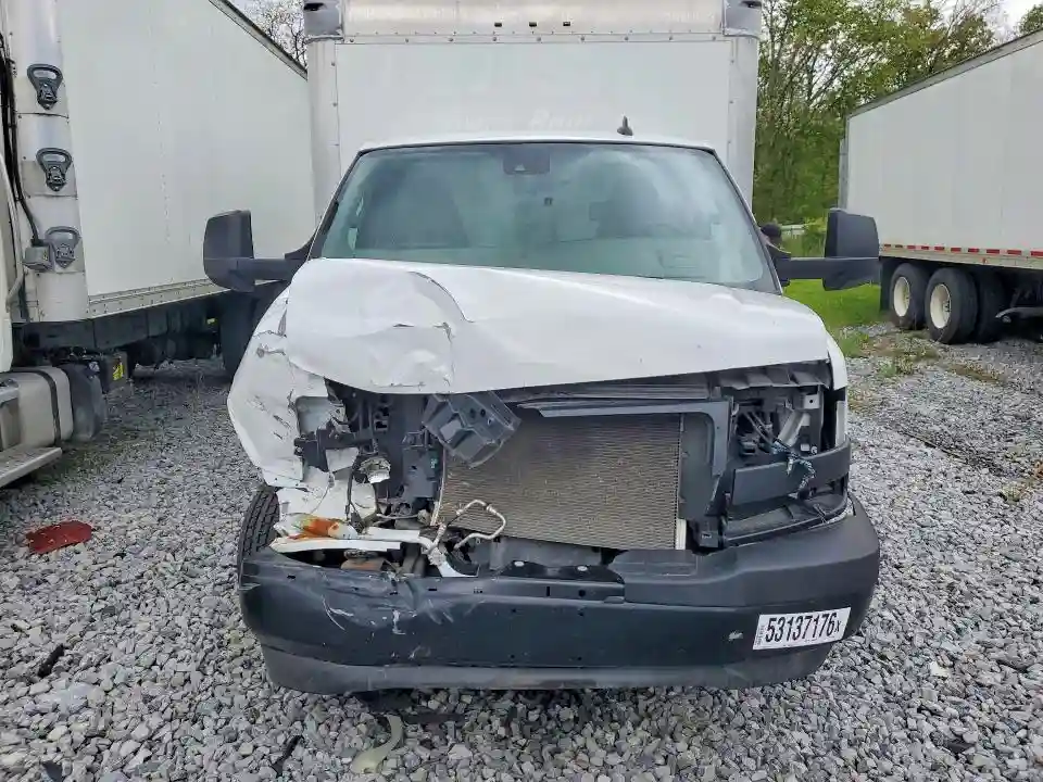 7GZ37TC73MN013372 2021 GMC SAVANA-4