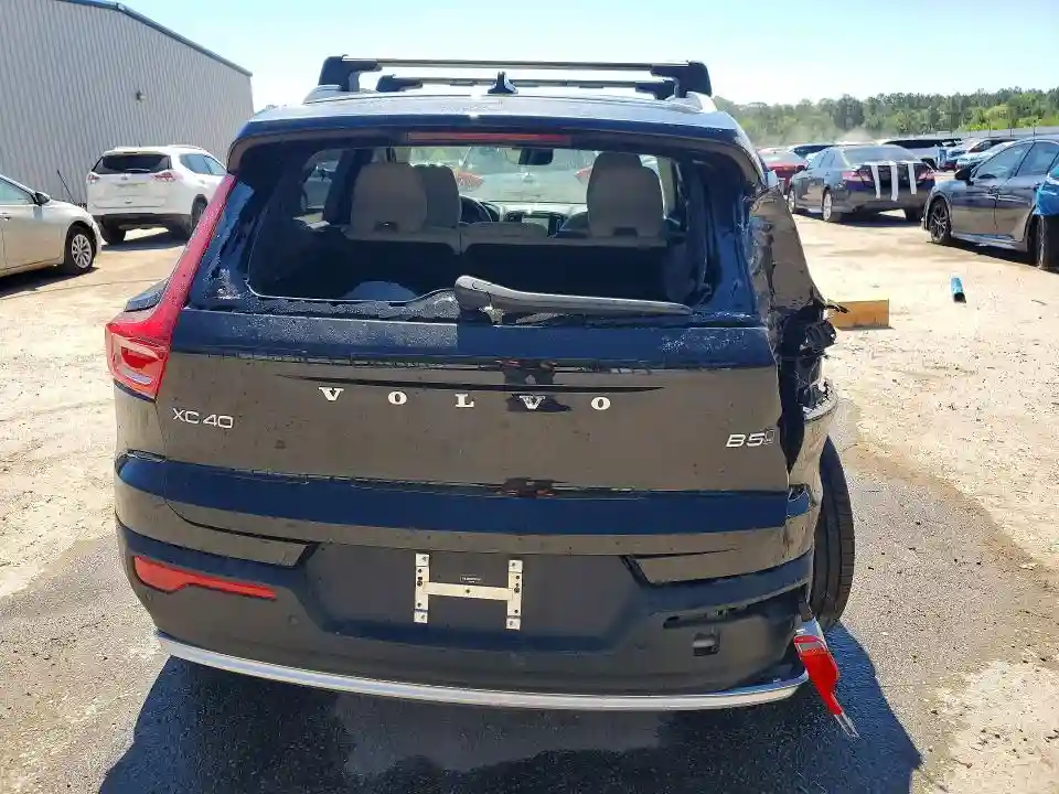 YV4L12UE8S2599164 2025 VOLVO XC40-5