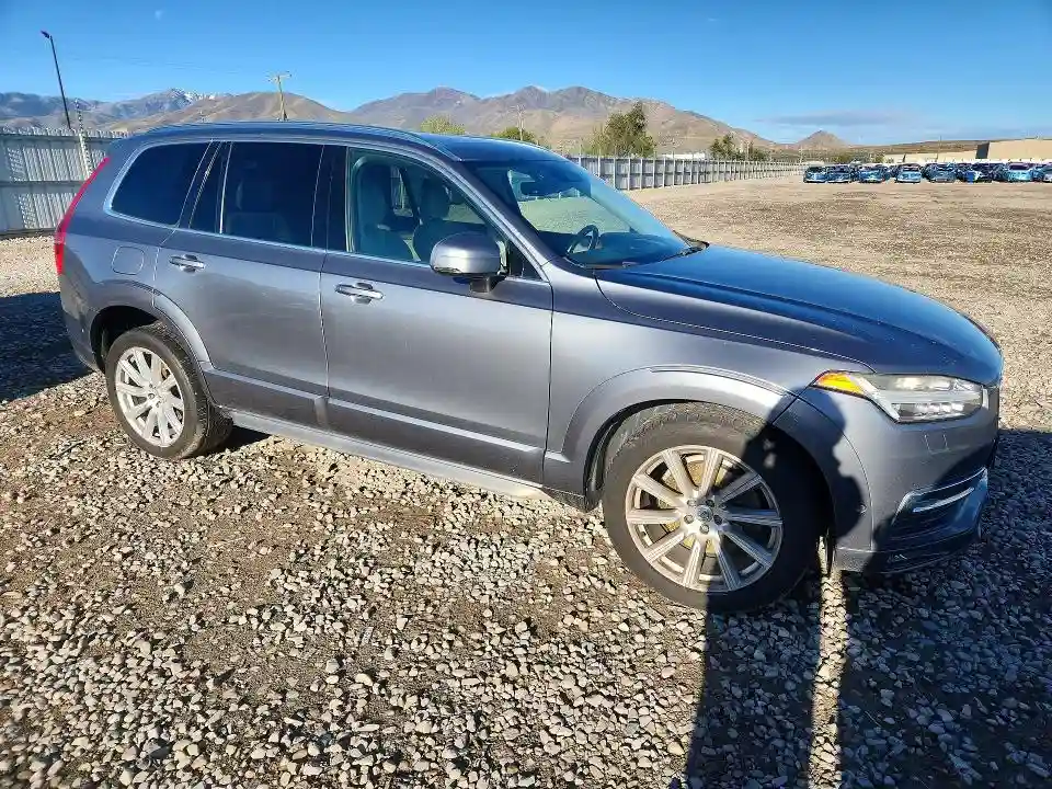YV4A22PL7G1006549 2016 VOLVO XC90-3