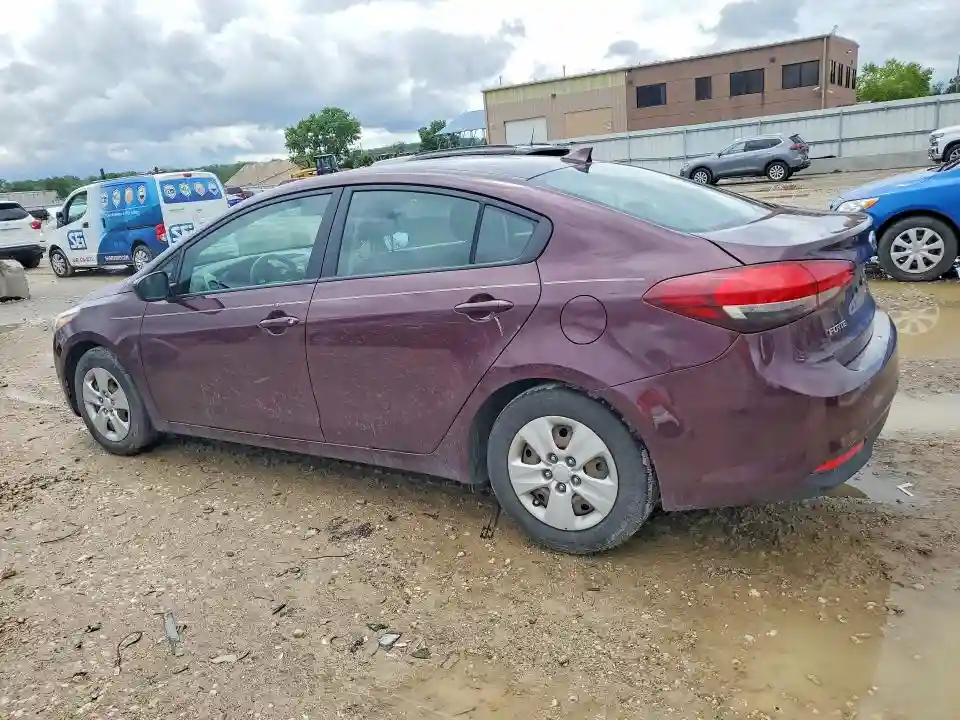 3KPFK4A77JE174471 2018 KIA FORTE-1