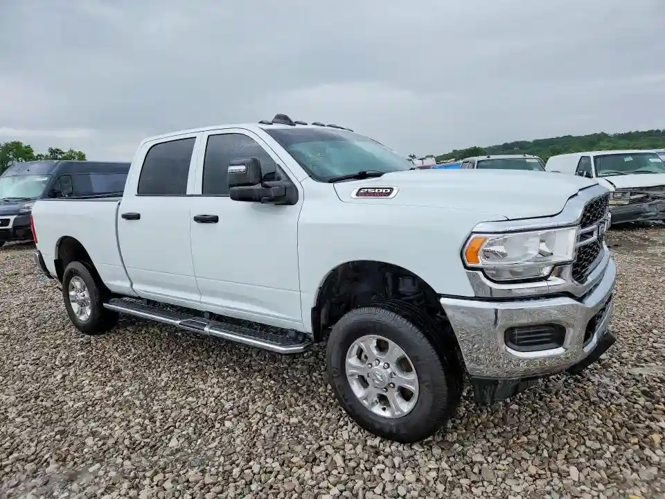 3C6UR5CJ2RG161216 2024 RAM 2500-3