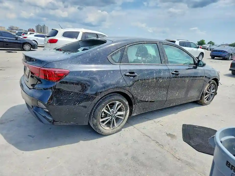 3KPF24AD6RE749158 2024 KIA FORTE LXS-2