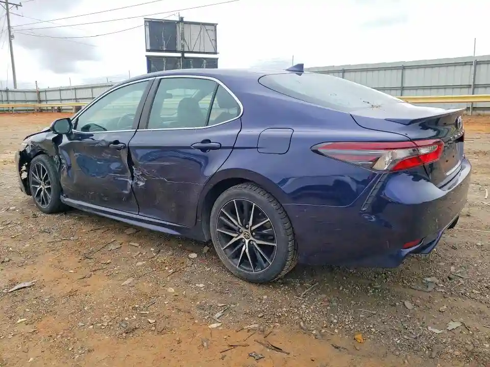 4T1G11AK1NU045932 2022 TOYOTA CAMRY-1