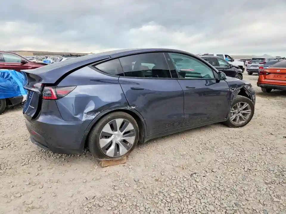 7SAYGAEE1PF978790 2023 TESLA MODEL Y-2