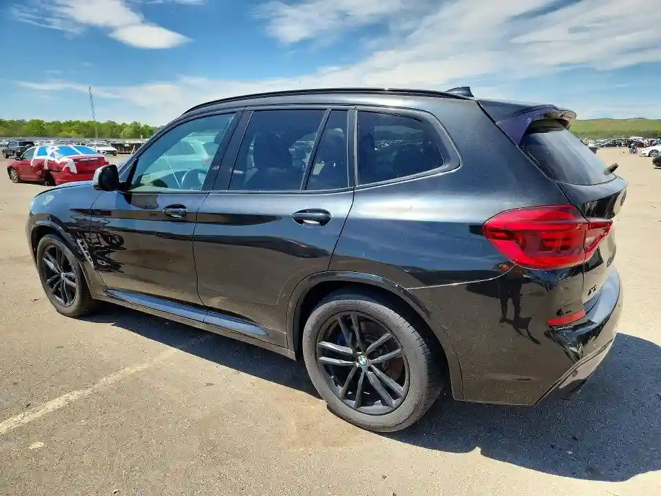 5UXTS3C59J0Z00153 2018 BMW X3-1