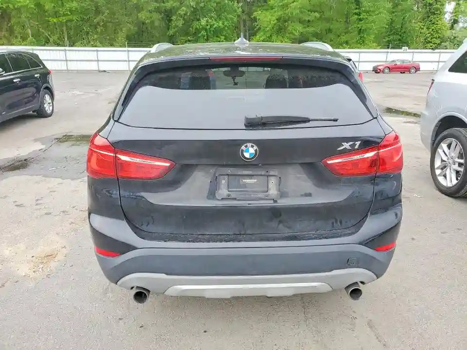 WBXHT3C39J5K23453 2018 BMW X1-5